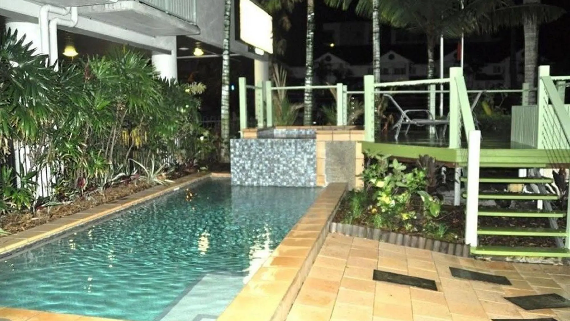 Heritage Cairns Hotel 4*,